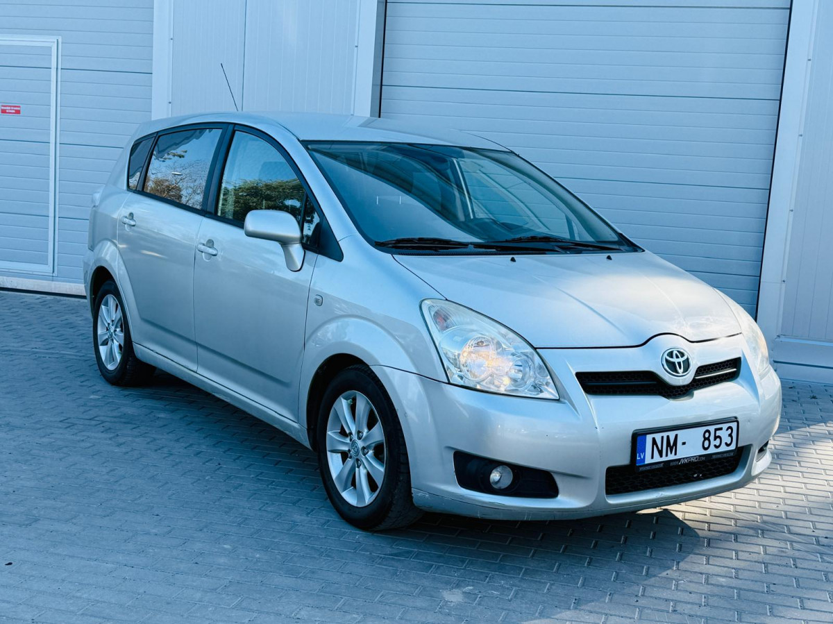 TOYOTA COROLLA VERSO 2.2 D4D