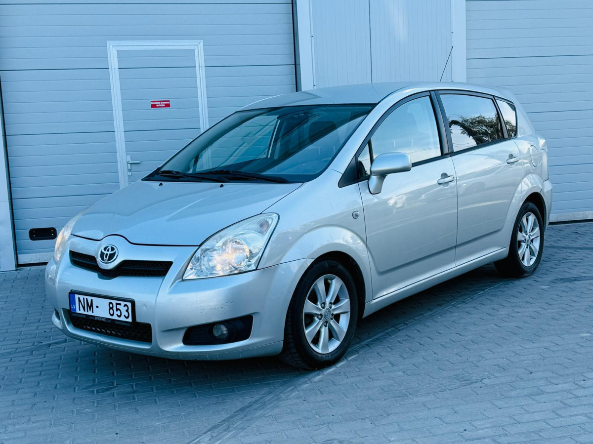 TOYOTA COROLLA VERSO 2.2 D4D