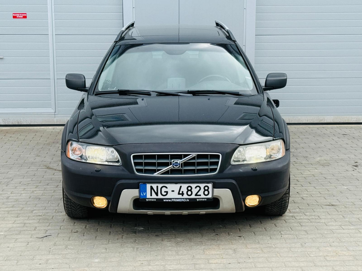 Volvo XC70 2.4D5 AWD.
