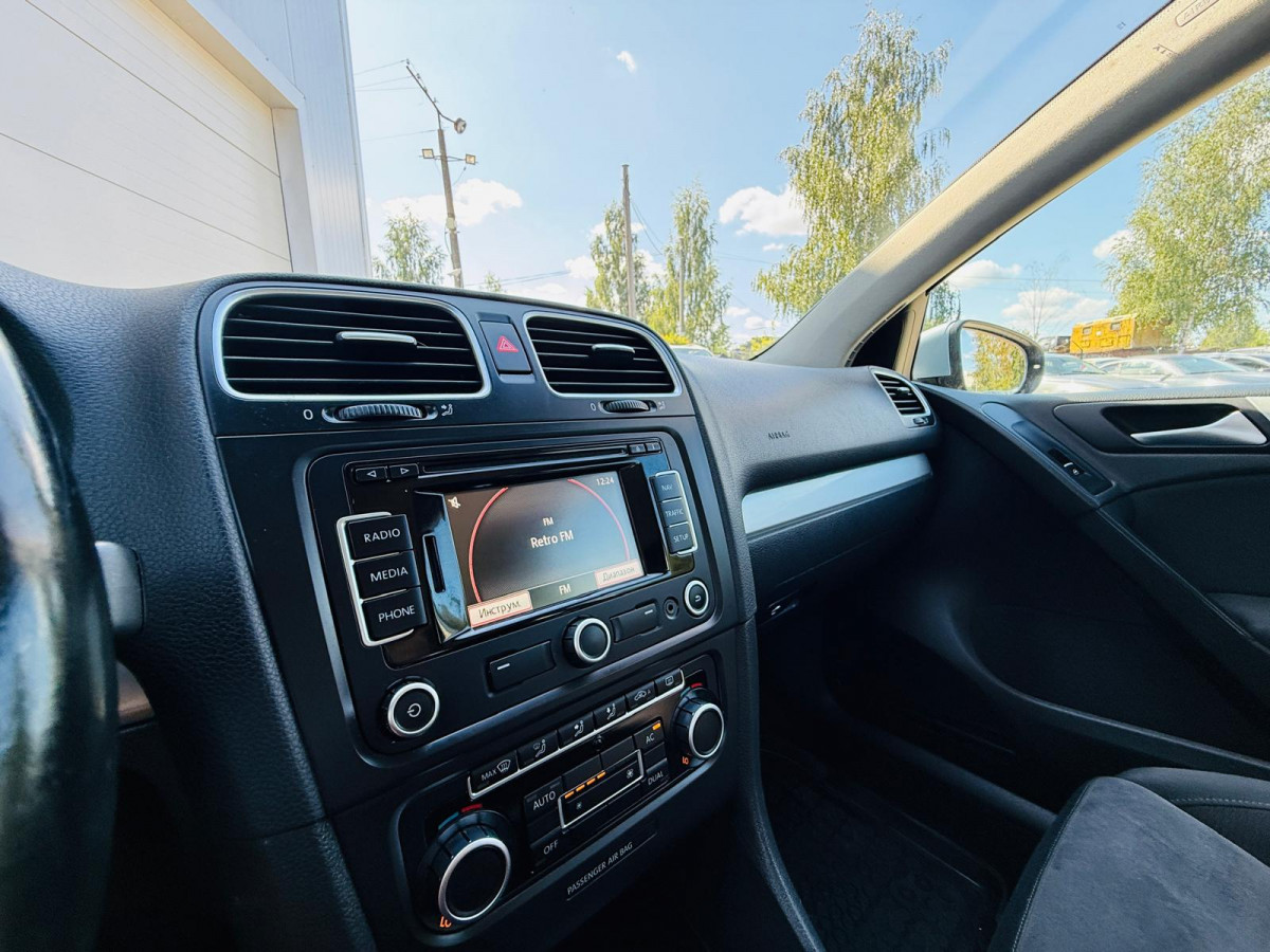 VW Golf 1.6TDI.