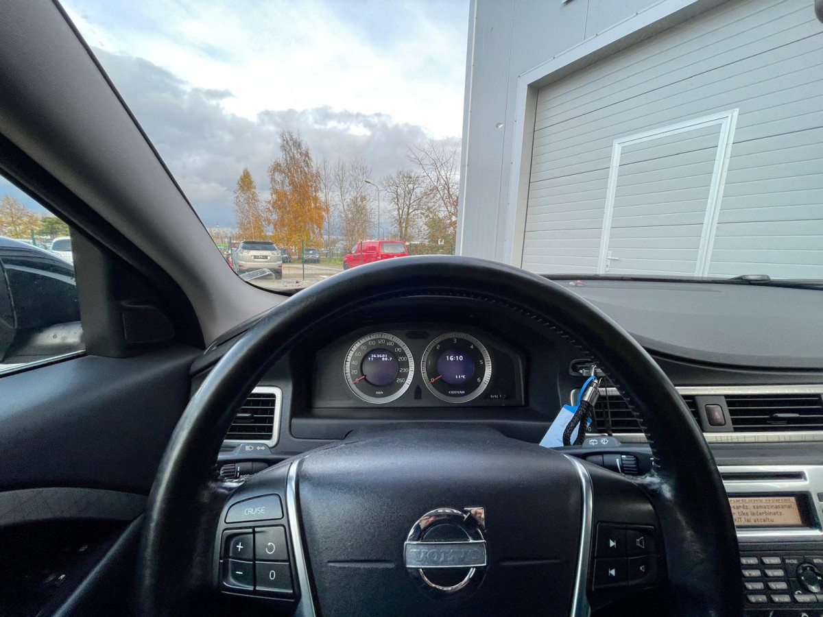 Volvo XC70 2.4D5 AWD.