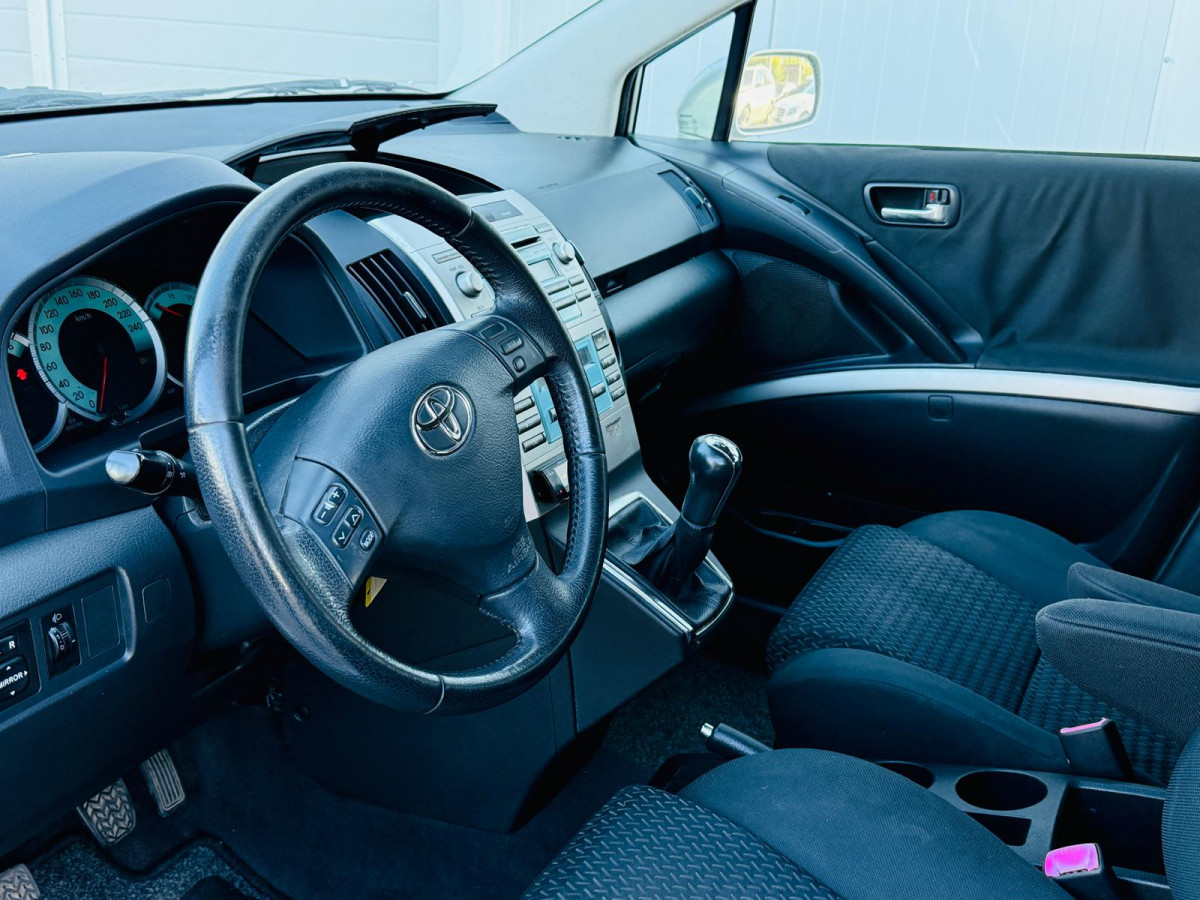TOYOTA COROLLA VERSO 2.2 D4D