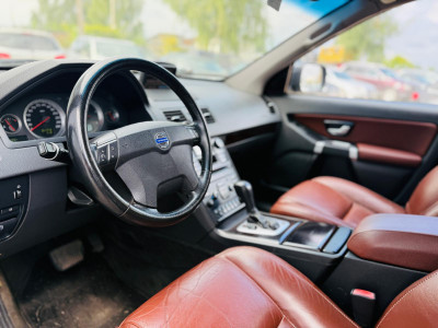 Volvo XC90 2.4D5 7 sēdvietas.