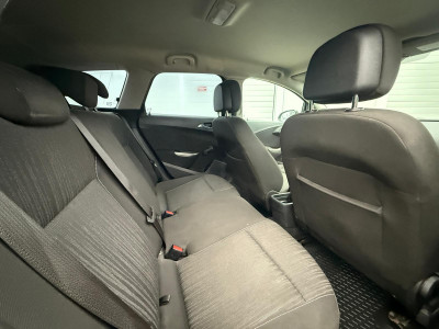 Opel Astra 1.6 benzīns.