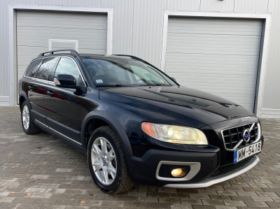 Volvo XC70 2.4D5 AWD.