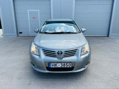 Toyota Avensis 2.0 benzīns/gāze.