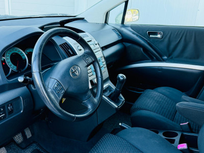 TOYOTA COROLLA VERSO 2.2 D4D